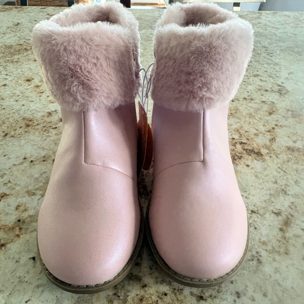 Girl pink boots size 1